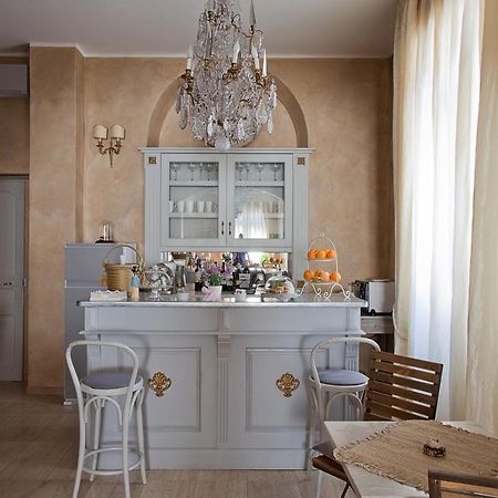 Hotel La Petite Maison فياريجيو المظهر الخارجي الصورة