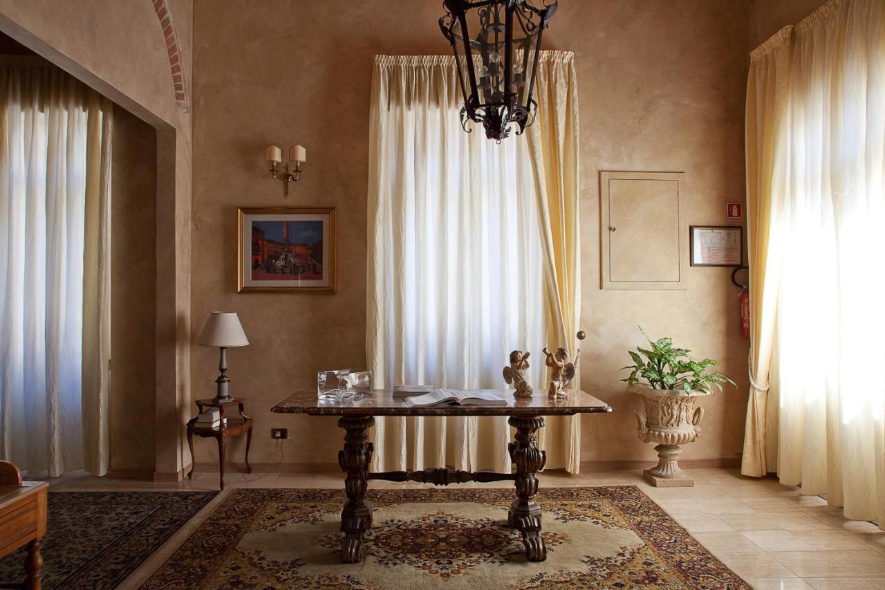 Hotel La Petite Maison فياريجيو المظهر الخارجي الصورة