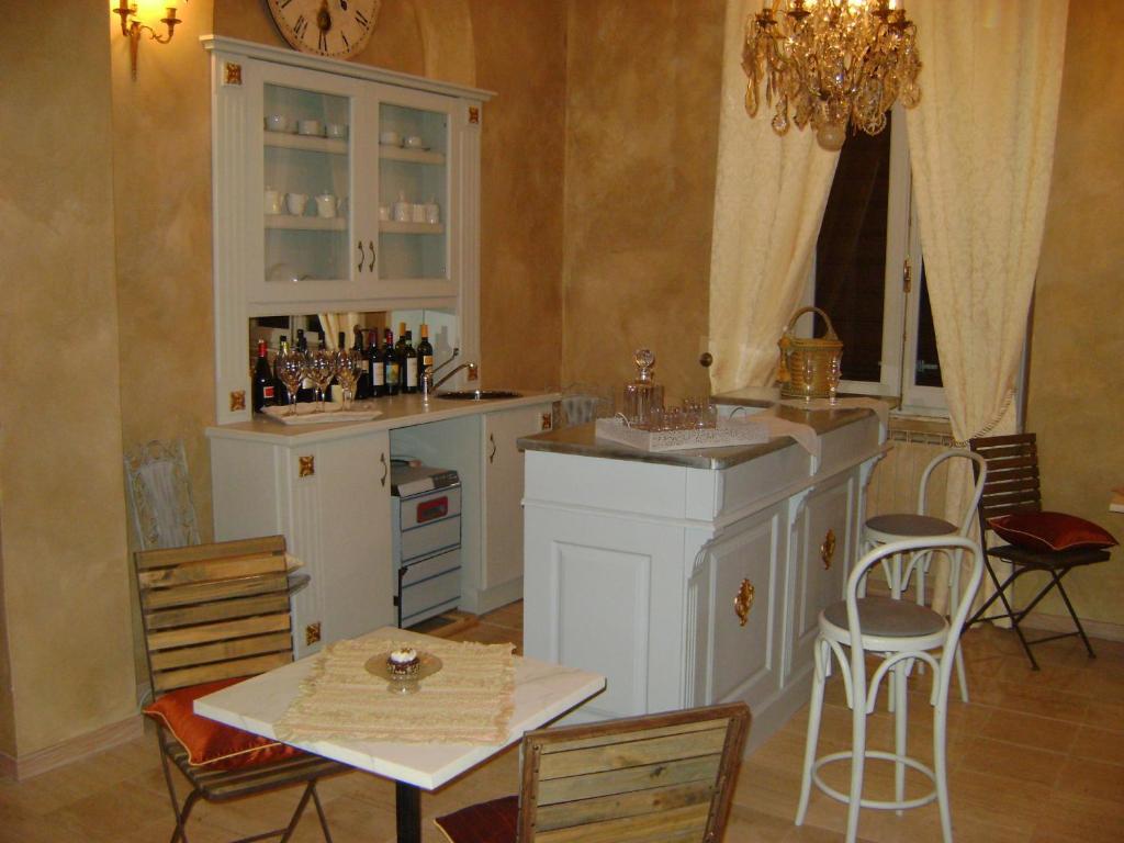 Hotel La Petite Maison فياريجيو المظهر الخارجي الصورة