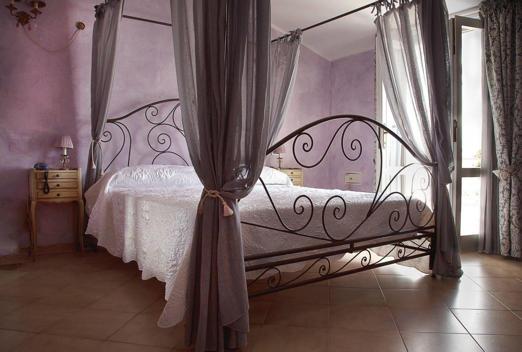 Hotel La Petite Maison فياريجيو المظهر الخارجي الصورة