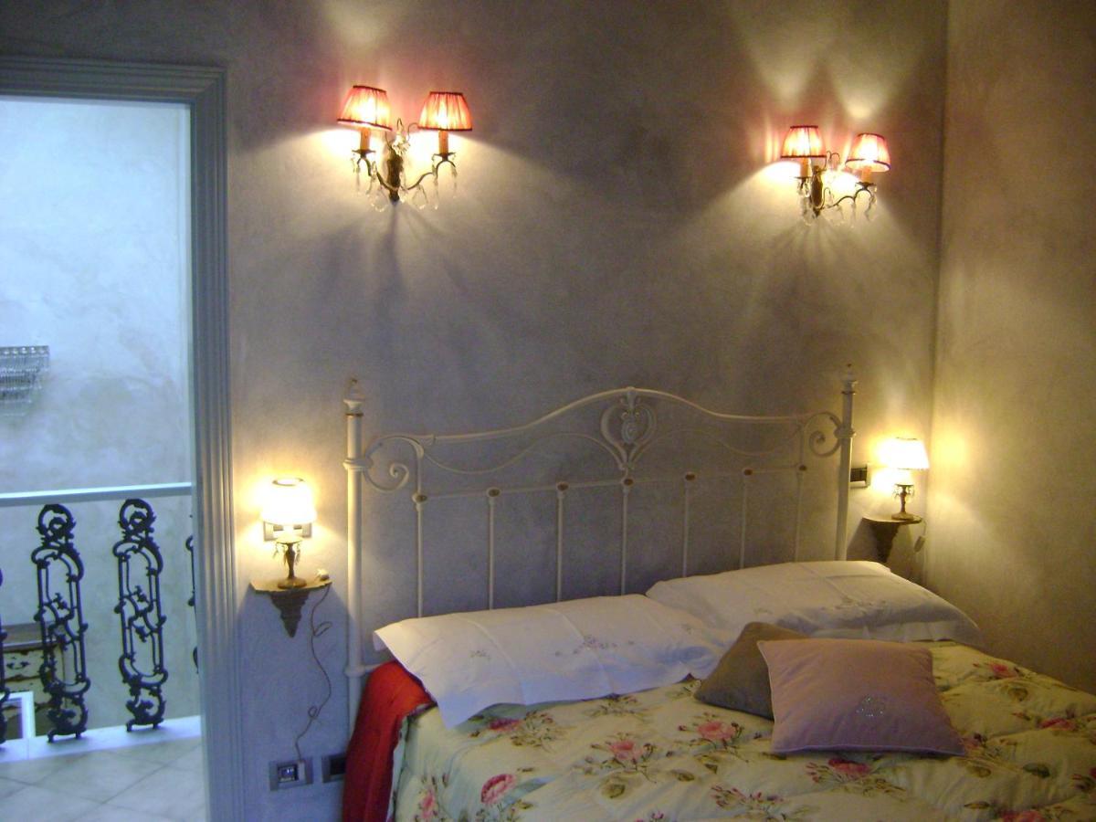 Hotel La Petite Maison فياريجيو الغرفة الصورة